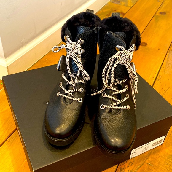 Saks Hiking Boots NWT - Picture 1 of 4